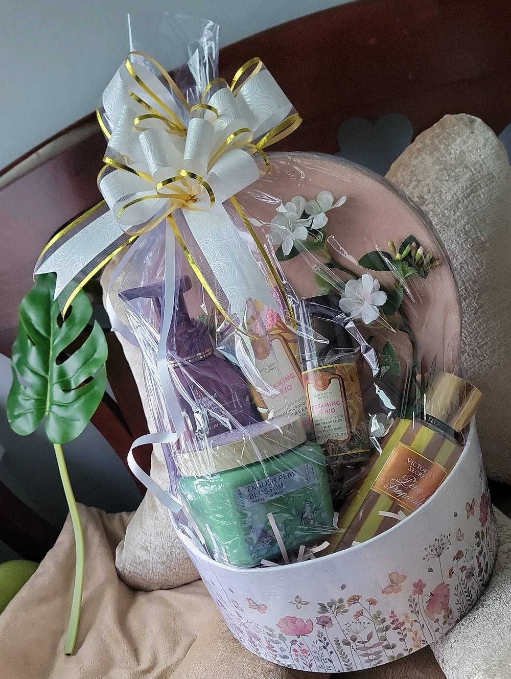 Bath & Body Works Floral Gift Basket New Victoria's Secret Packag